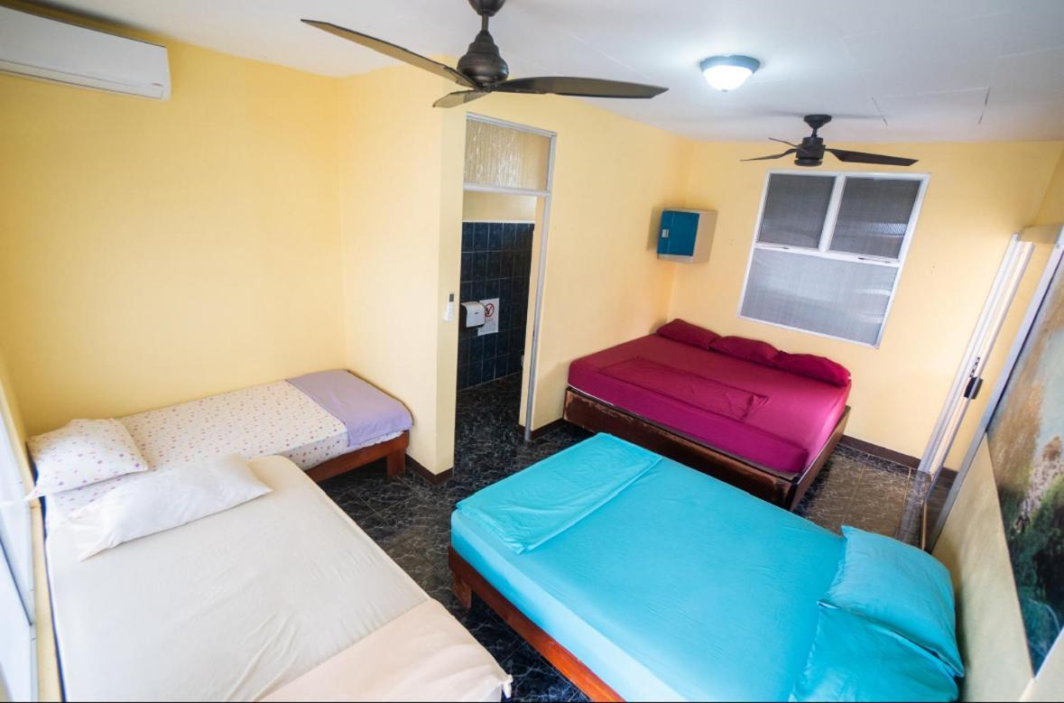 De Haan Hostal Jacó